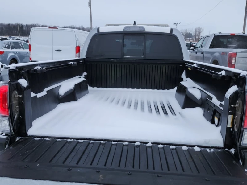 Toyota Tacoma * CREW CAB LONG BED * CARFAX * ЦЕНА ДО БГ, снимка 12 - Автомобили и джипове - 53019942