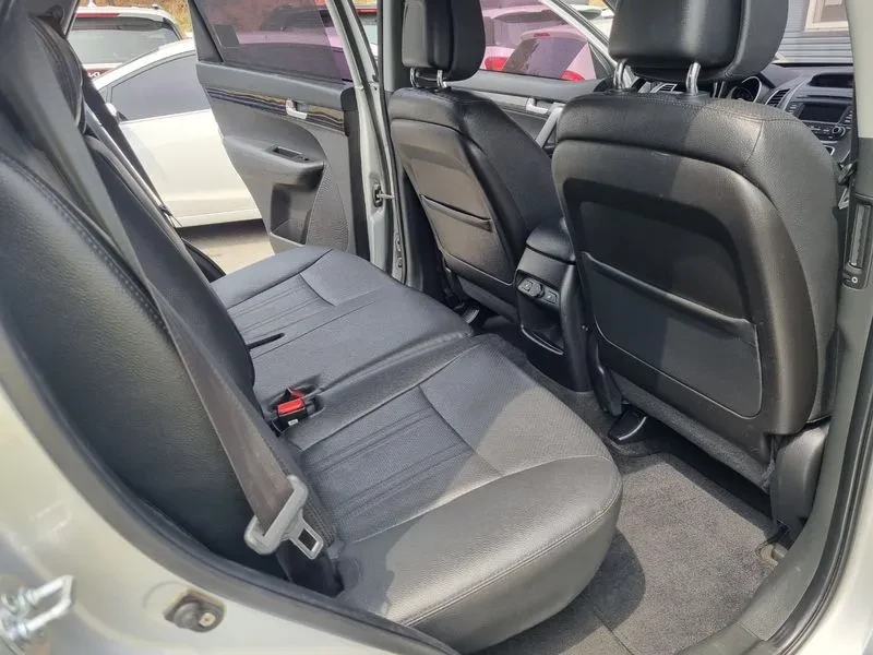 Kia Sorento 2.0 2WD, снимка 13 - Автомобили и джипове - 54264137