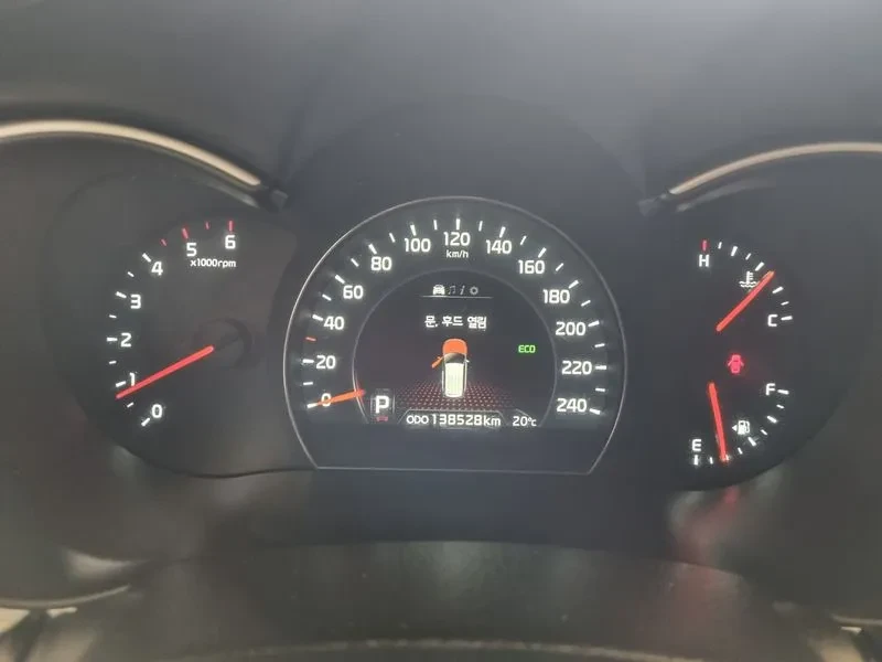 Kia Sorento 2.0 2WD, снимка 8 - Автомобили и джипове - 54264137