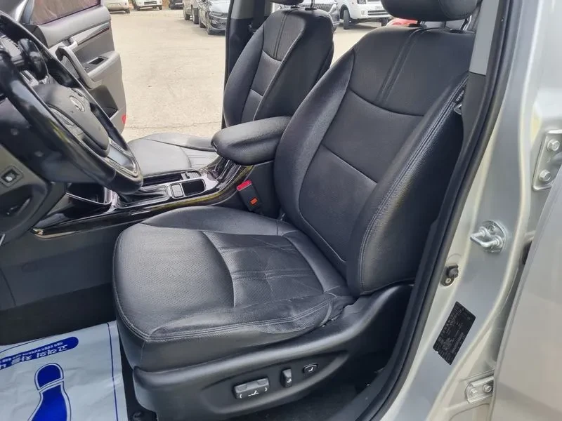 Kia Sorento 2.0 2WD, снимка 11 - Автомобили и джипове - 54264137