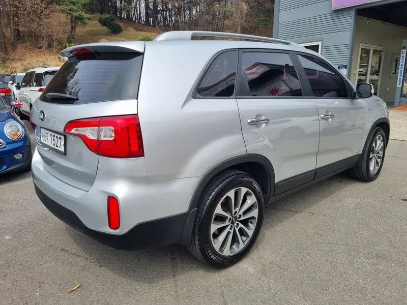 Kia Sorento 2.0 2WD, снимка 2 - Автомобили и джипове - 54264137