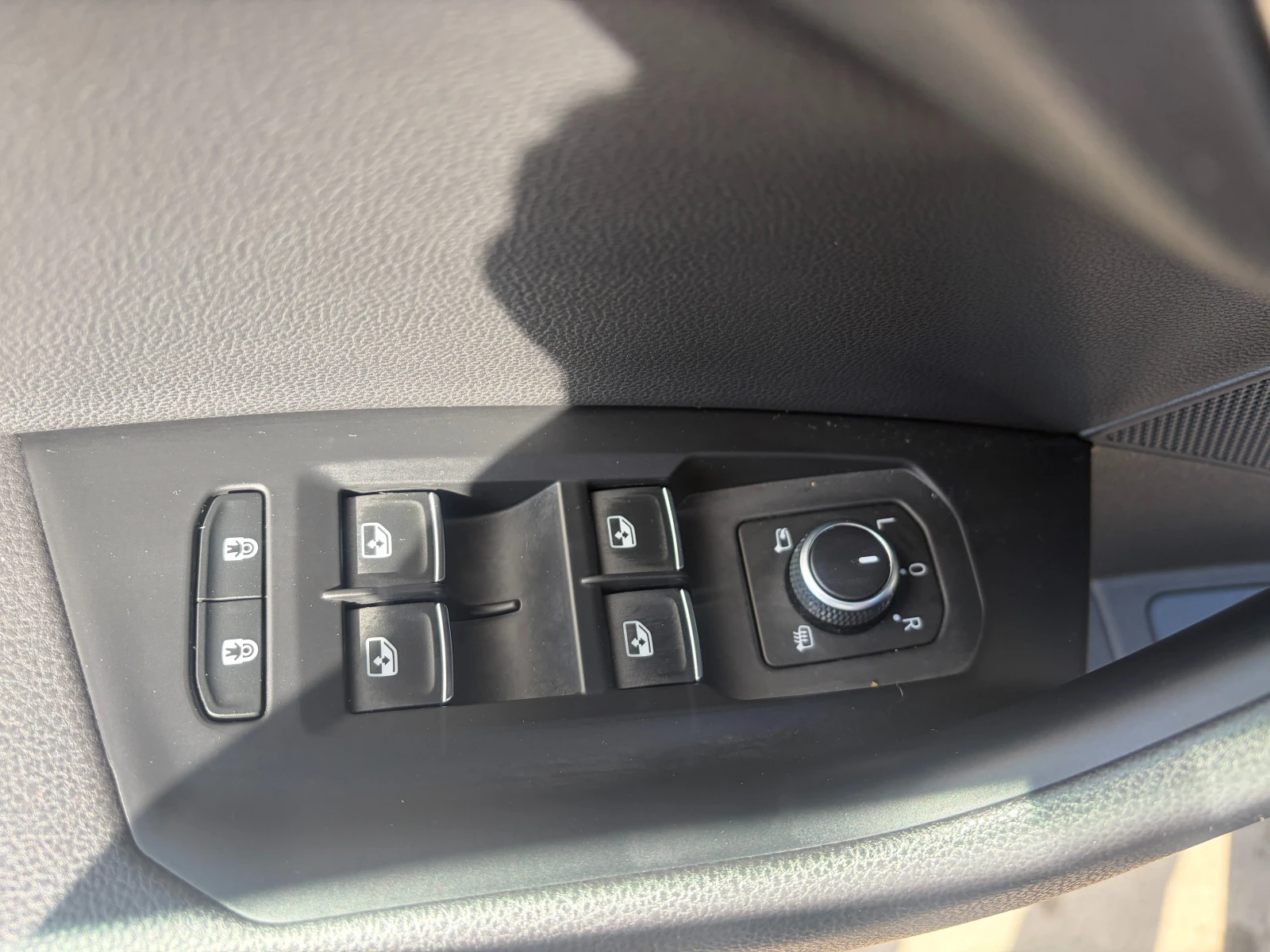 VW Touareg Elegance , снимка 13 - Автомобили и джипове - 53997584