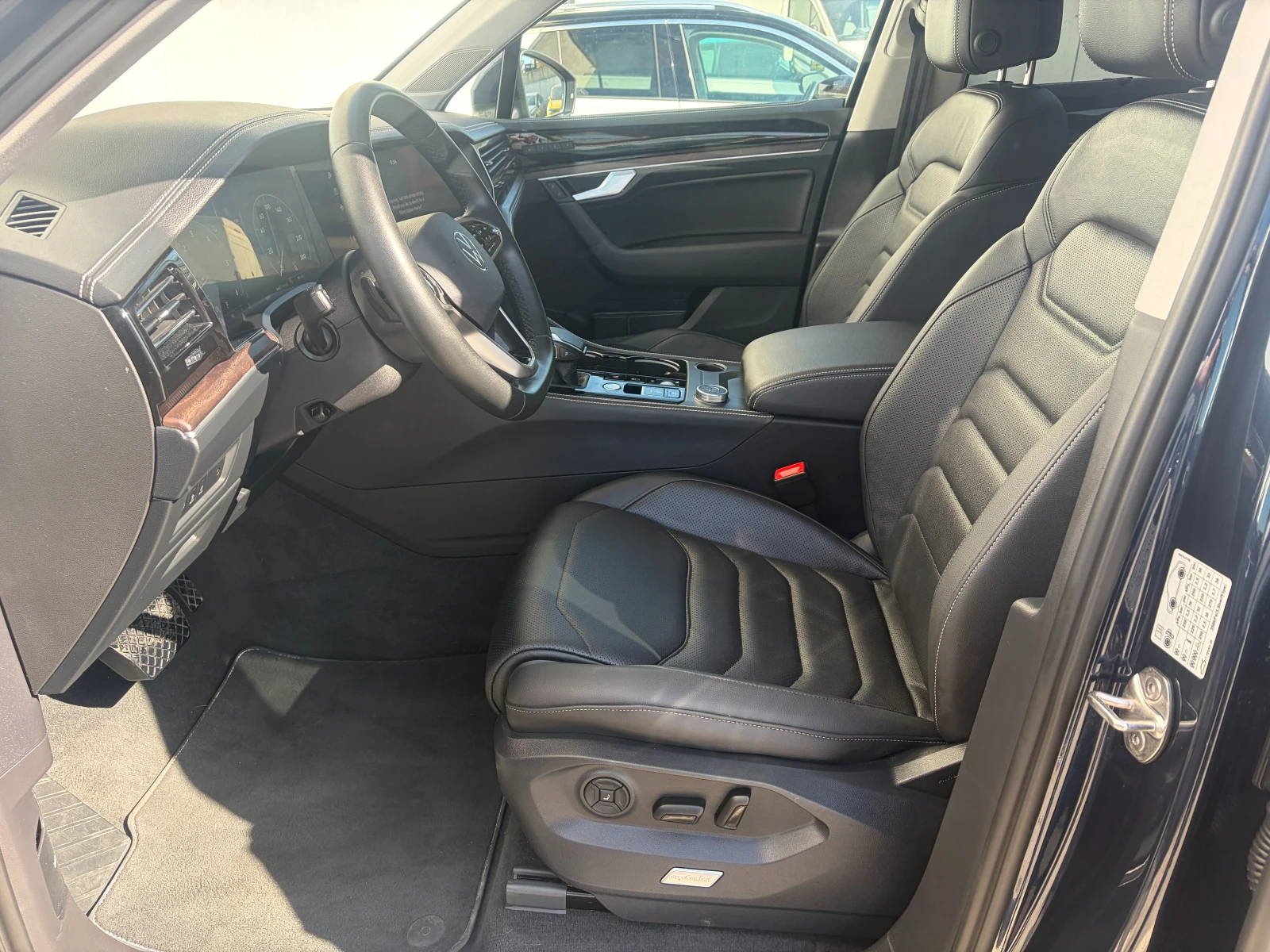 VW Touareg Elegance , снимка 4 - Автомобили и джипове - 53997584