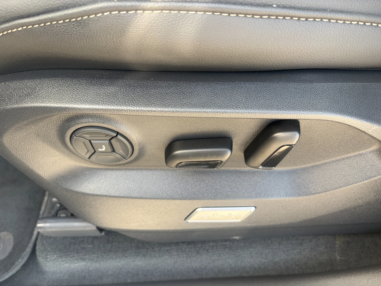 VW Touareg Elegance , снимка 15 - Автомобили и джипове - 53997584