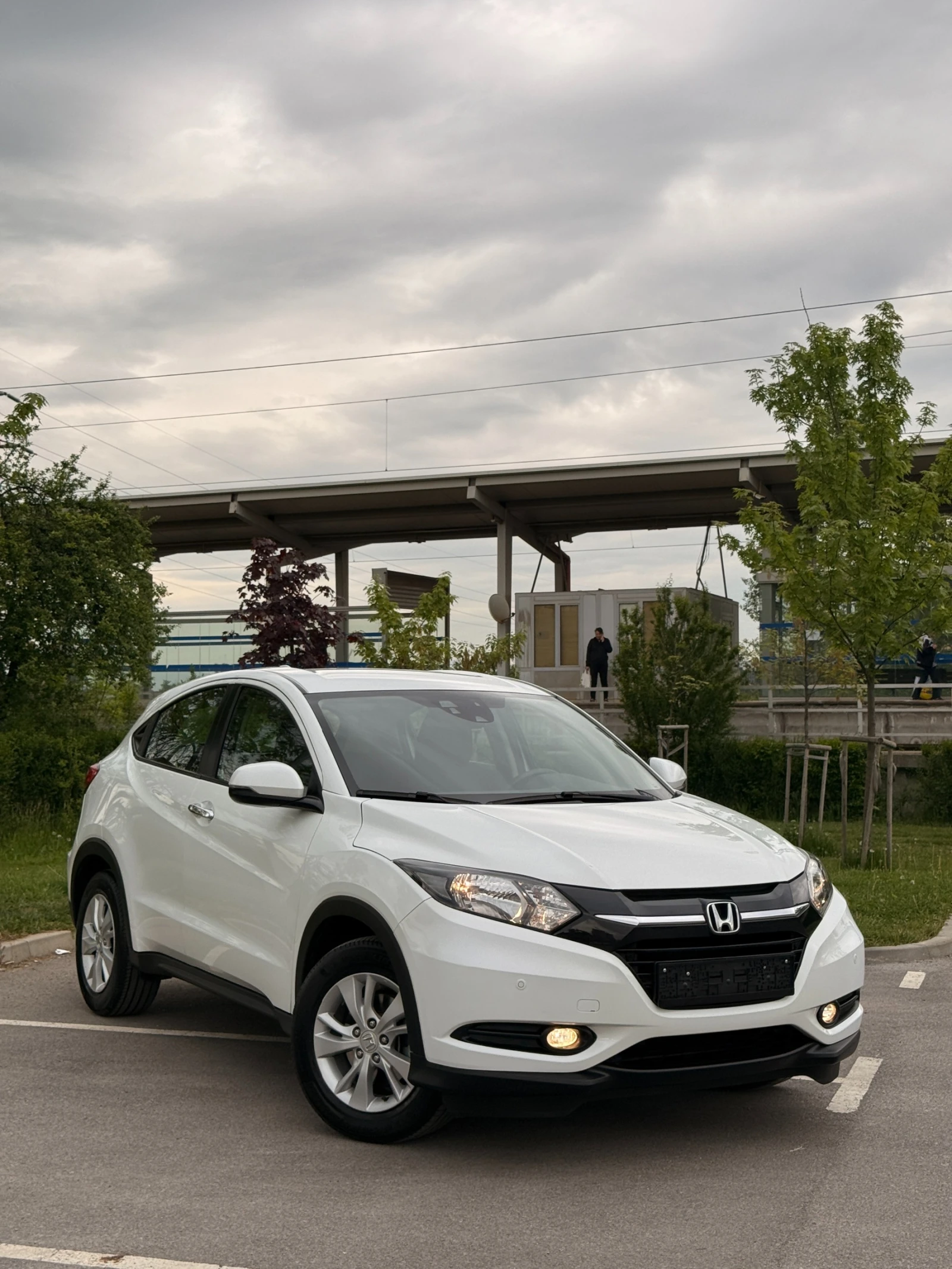 Honda Hr-v 1.5I-VTEC* NAVI* ПОДГРЕВ* 128000km* , снимка 16 - Автомобили и джипове - 54454094