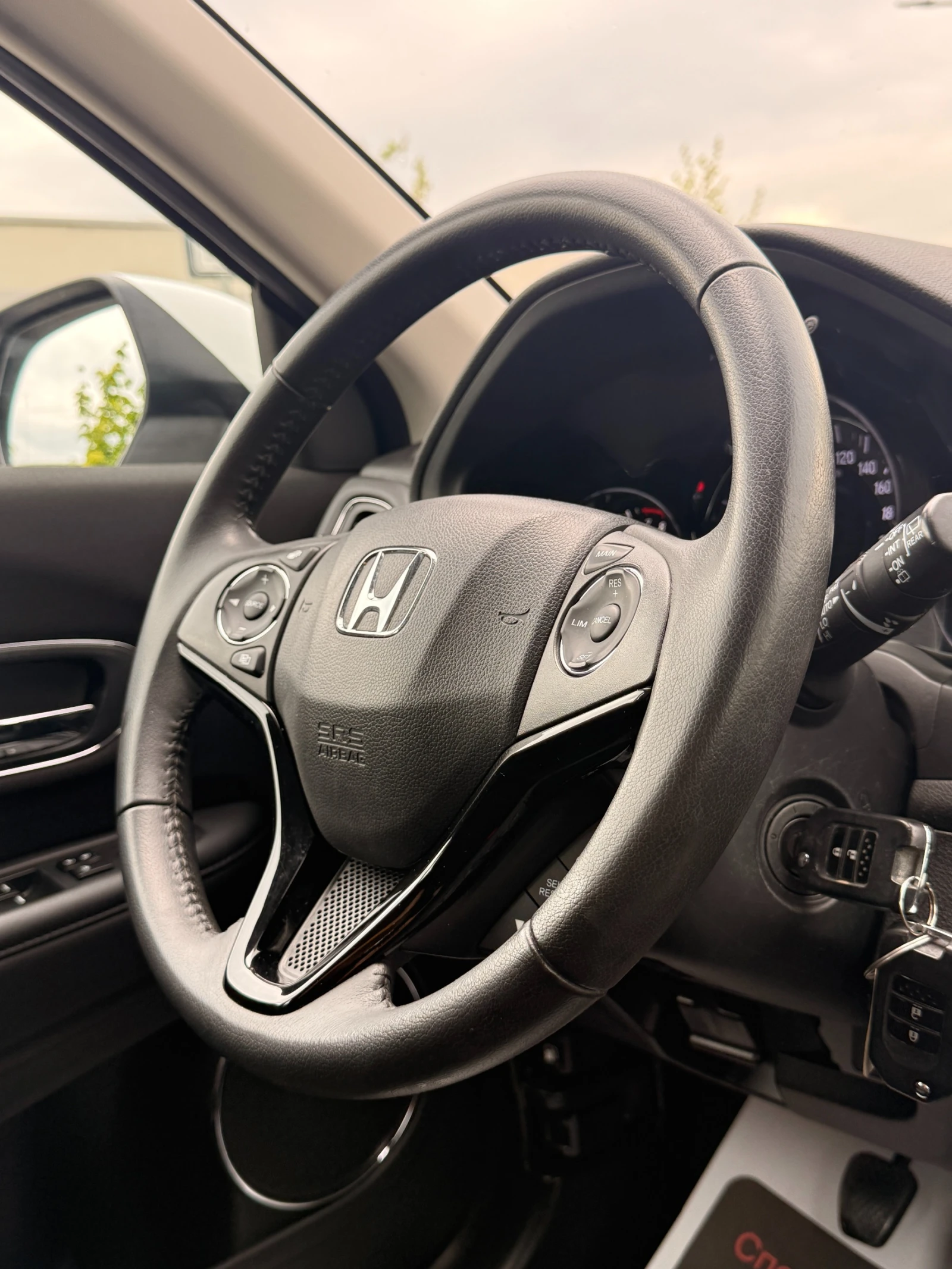 Honda Hr-v 1.5I-VTEC* NAVI* ПОДГРЕВ* 128000km* , снимка 13 - Автомобили и джипове - 54454094