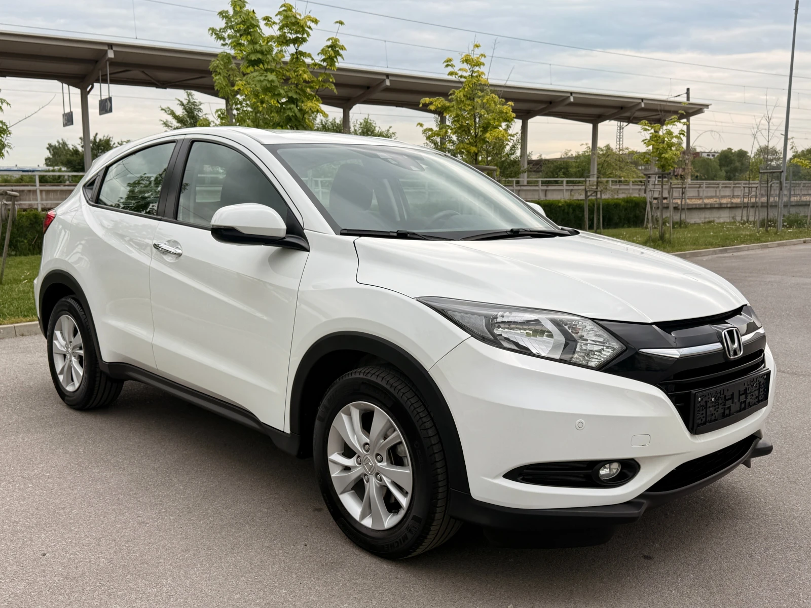 Honda Hr-v 1.5I-VTEC* NAVI* ПОДГРЕВ* 128000km* , снимка 3 - Автомобили и джипове - 54454094