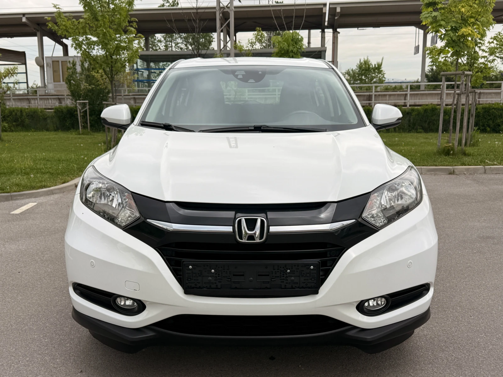 Honda Hr-v 1.5I-VTEC* NAVI* ПОДГРЕВ* 128000km* , снимка 2 - Автомобили и джипове - 54454094