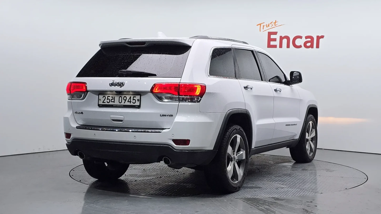 Jeep Grand cherokee 3.6* LIMITED* ПОДГРЕВИ* ОБДУХ* ПАНО* CAM* , снимка 2 - Автомобили и джипове - 55087052