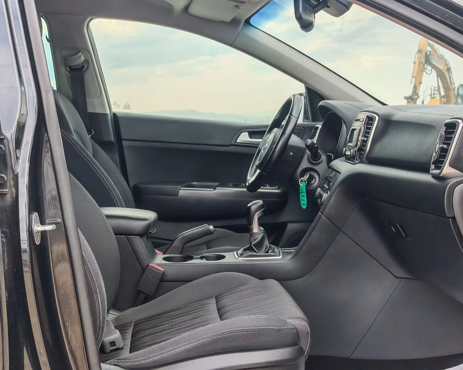 Kia Sportage 1.7 ДИЗЕЛ 116 К.С. СЕРВИЗНА! УНИКАЛНО СЪСТОЯНИЕ! , снимка 10 - Автомобили и джипове - 55317747