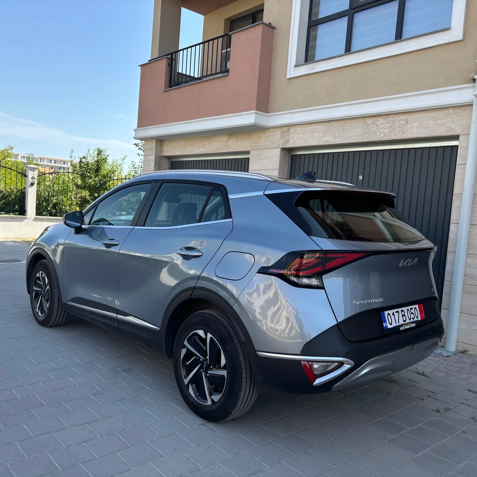 Kia Sportage 1, 6 hybrid Active Сервизна история ГАРАНЦИЯ, снимка 4 - Автомобили и джипове - 55877279