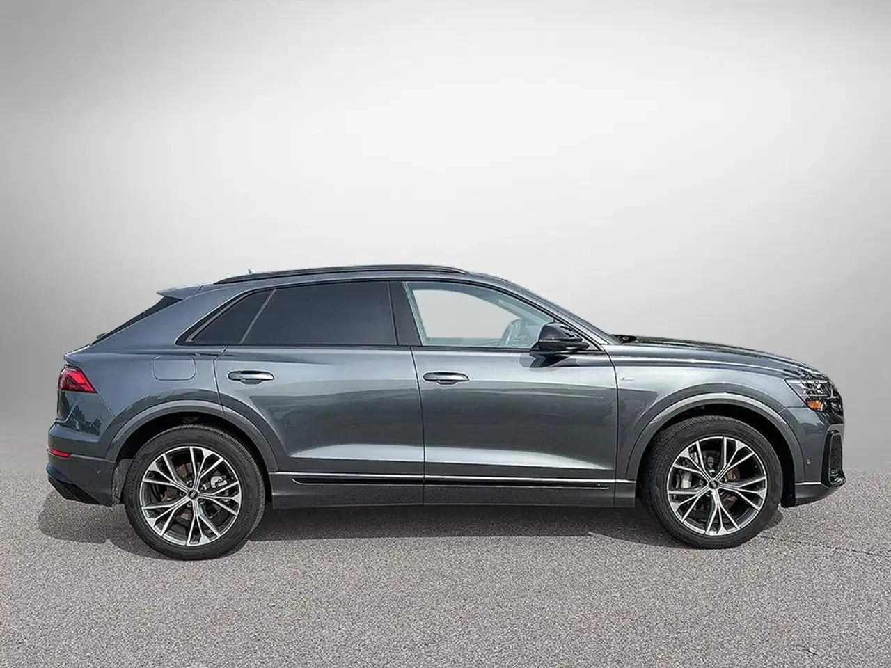 Audi Q8, снимка 4 - Автомобили и джипове - 56184107
