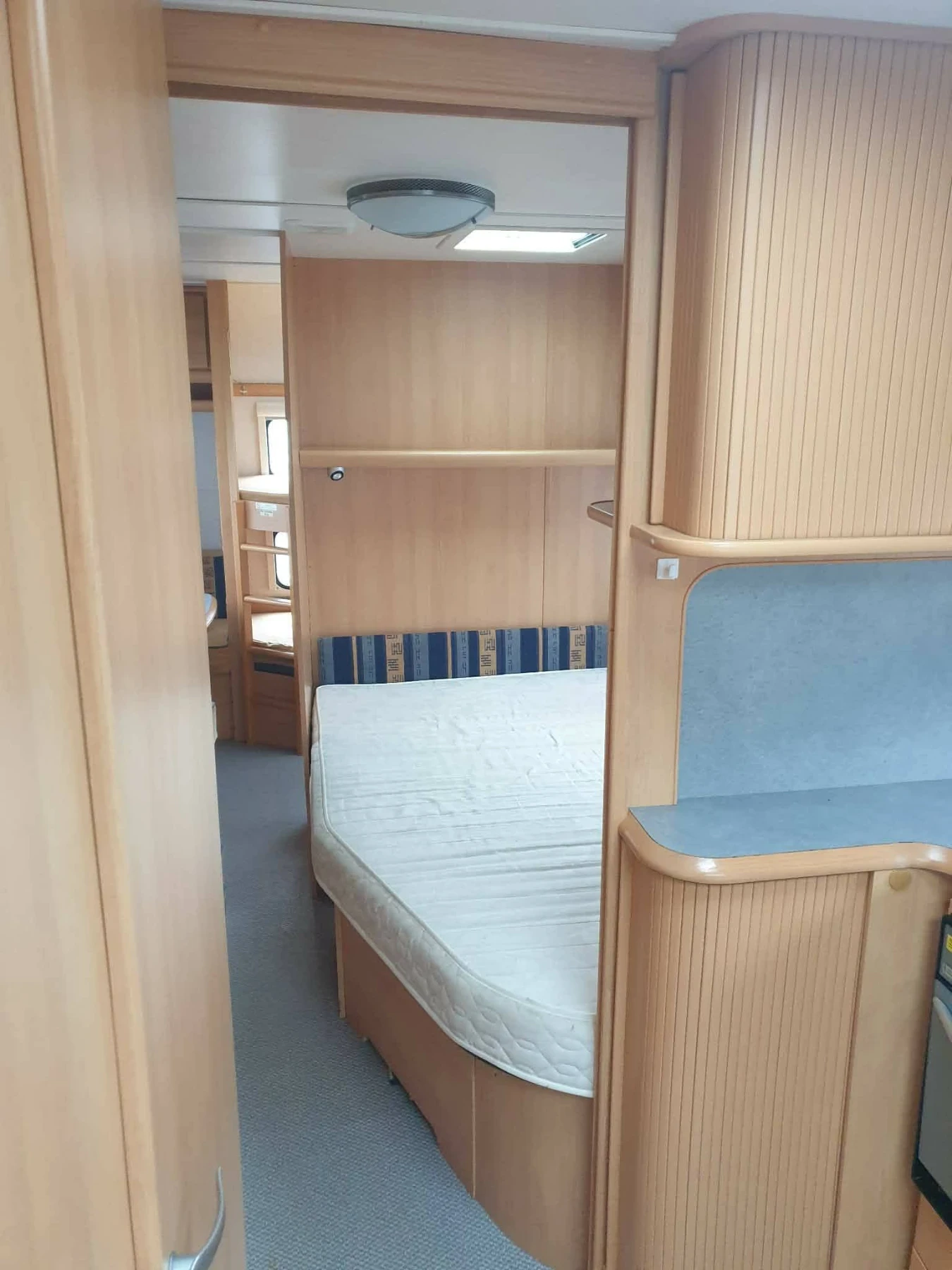 Каравана TEC Travel king 710, снимка 16 - Каравани и кемпери - 54482554