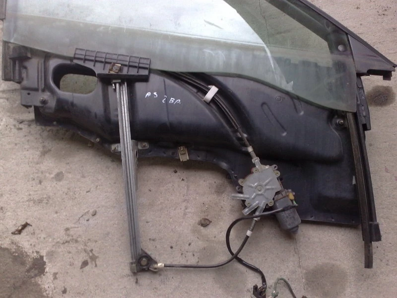 Ел машинка стъкло предна дясна Ауди А3,стъклоповдигач (2врати)