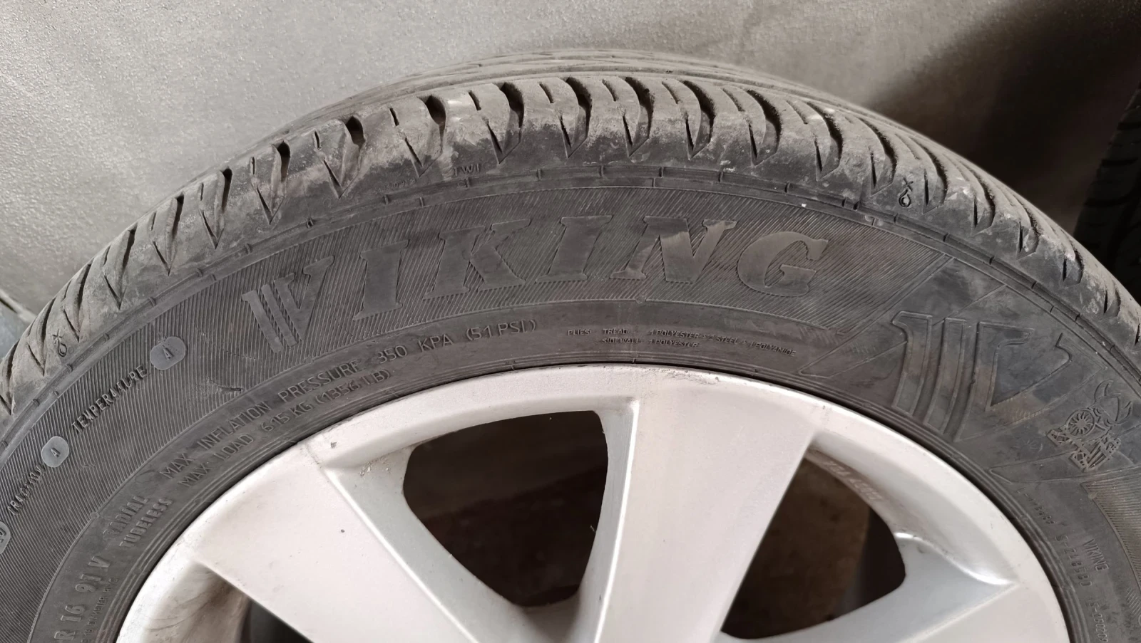 Гуми с джанти Viking 205/55R16, снимка 3 - Гуми и джанти - 54189929