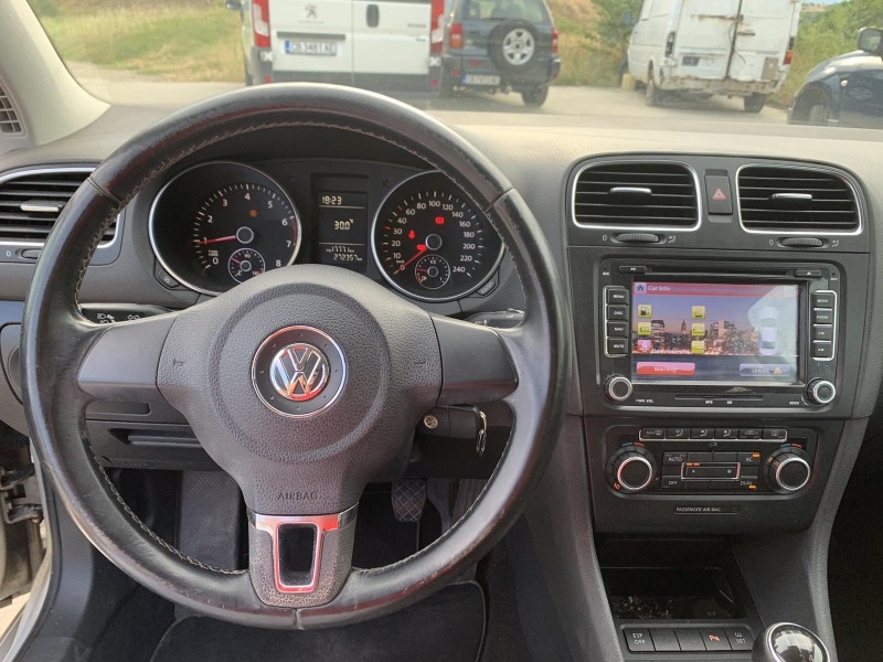 VW Golf, снимка 5 - Автомобили и джипове - 46413459
