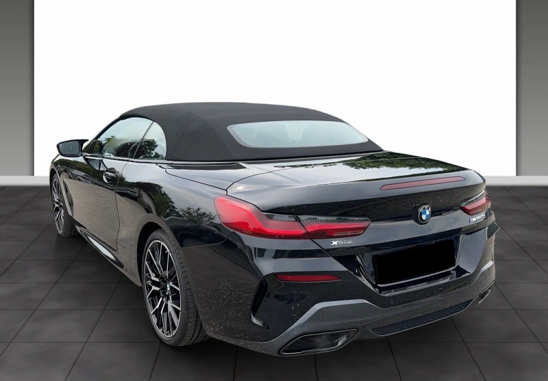 BMW 850 i M xDrive Cabrio = Carbon= Гаранция, снимка 2 - Автомобили и джипове - 47409597