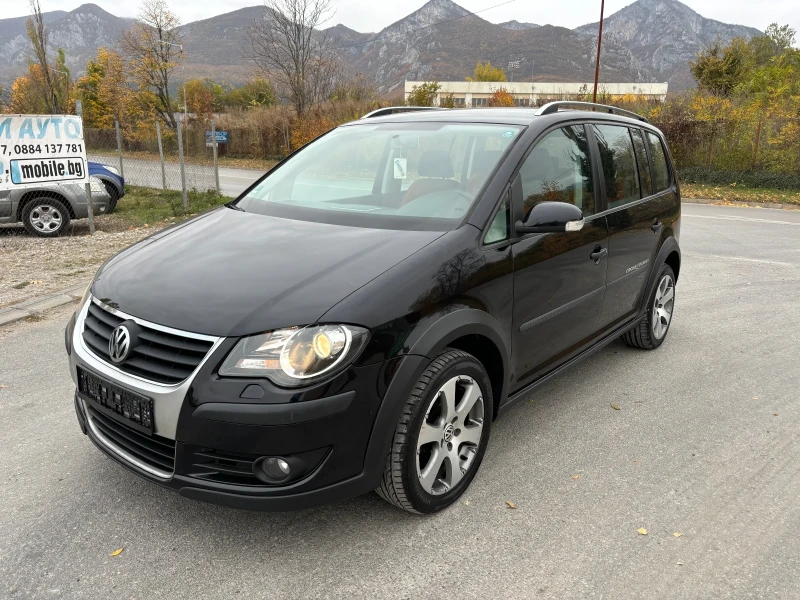 VW Touran KROSS 6 + 1 МЕСТА, снимка 1 - Автомобили и джипове - 47810025