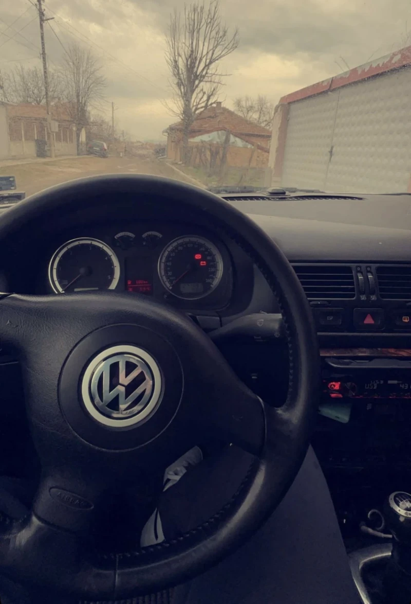 VW Bora, снимка 4 - Автомобили и джипове - 49294831