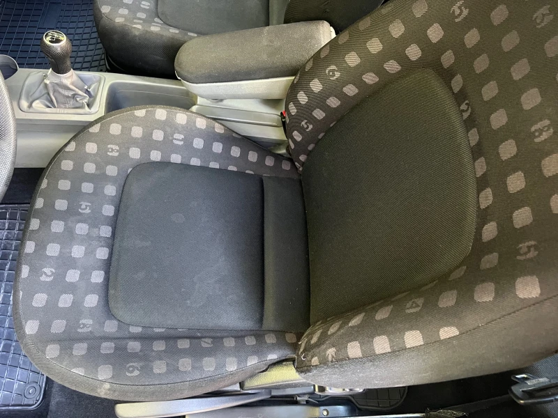 VW New beetle 2.0i KLIMATIK/UNIKAT, снимка 11 - Автомобили и джипове - 50990700