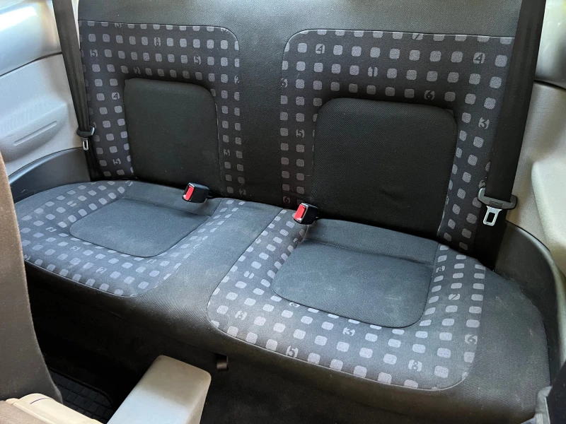 VW New beetle 2.0i KLIMATIK/UNIKAT, снимка 17 - Автомобили и джипове - 50990700