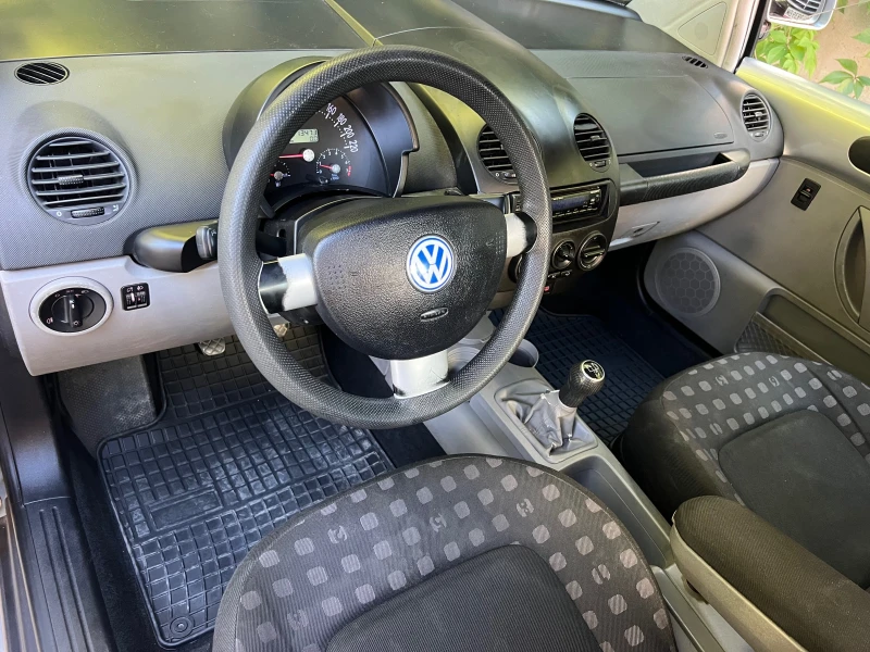 VW New beetle 2.0i KLIMATIK/UNIKAT, снимка 10 - Автомобили и джипове - 50990700
