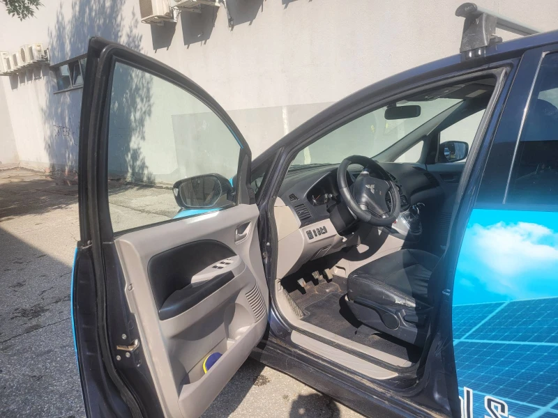 Mitsubishi Grandis LPG, снимка 8 - Автомобили и джипове - 52232617