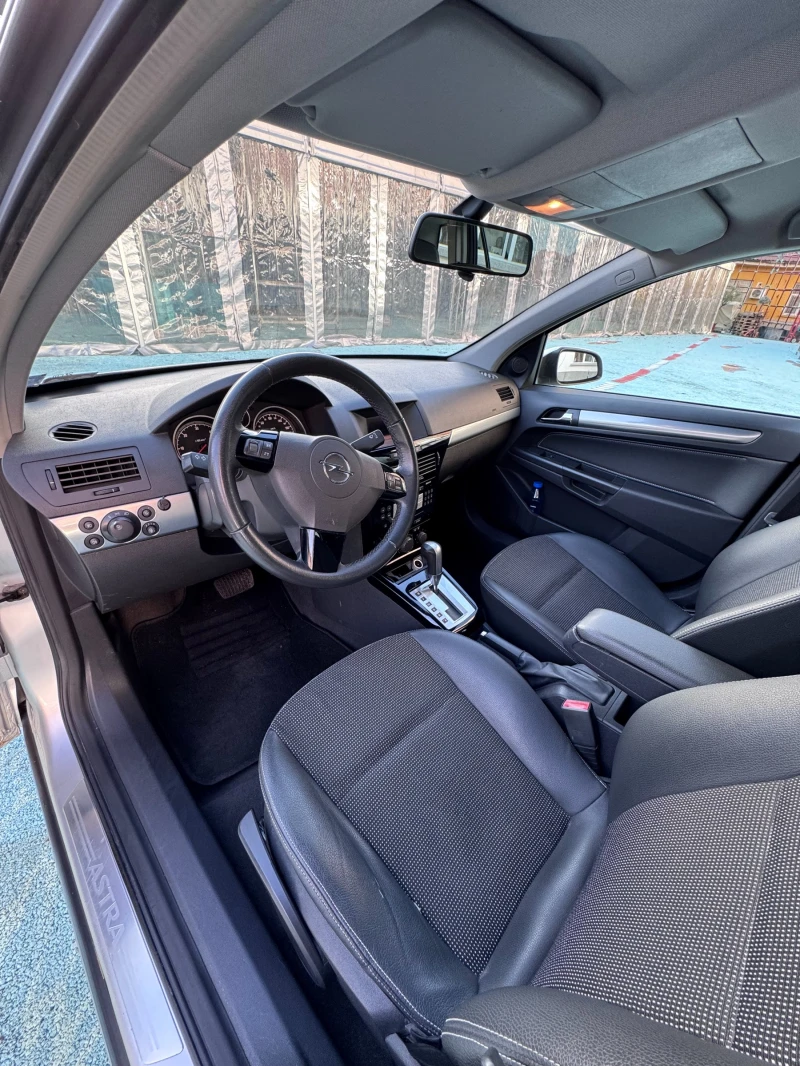 Opel Astra, снимка 9 - Автомобили и джипове - 52237418