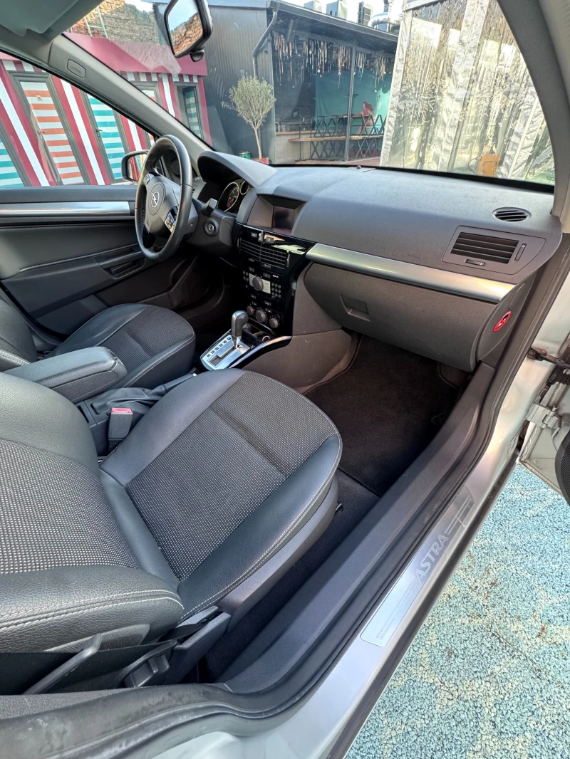 Opel Astra, снимка 11 - Автомобили и джипове - 52237418