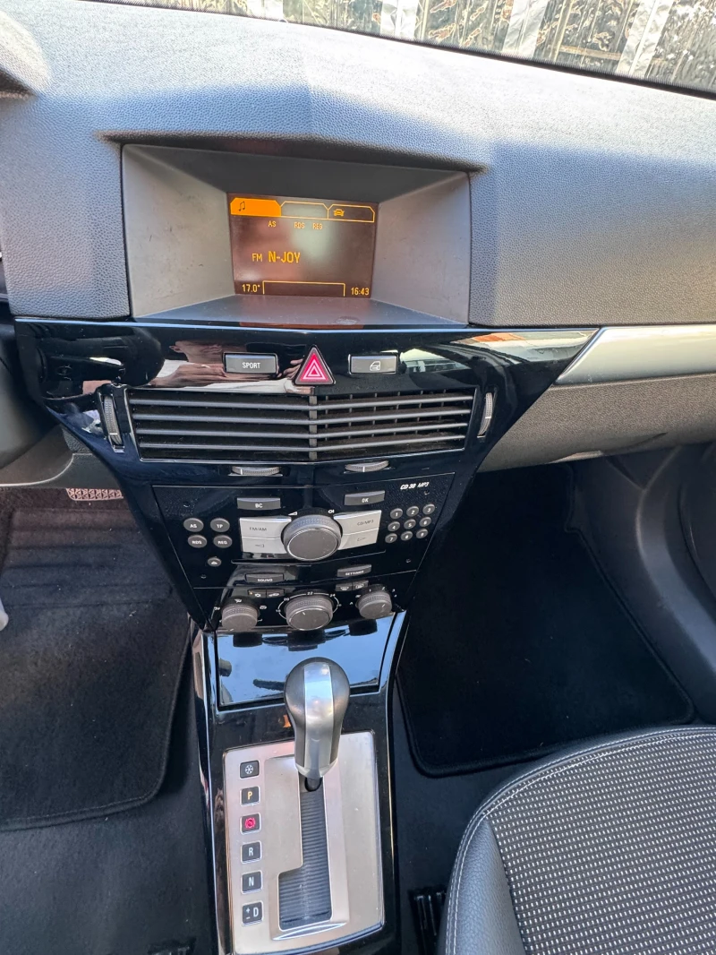 Opel Astra, снимка 17 - Автомобили и джипове - 52237418