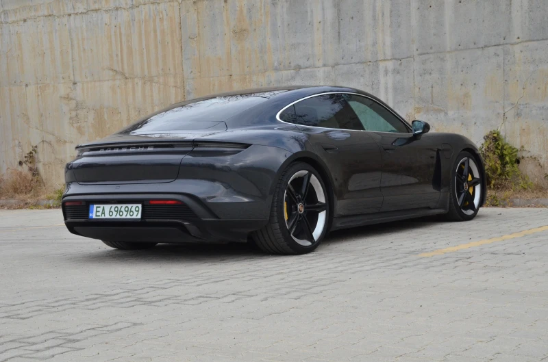 Porsche Taycan Turbo S, снимка 5 - Автомобили и джипове - 52327287