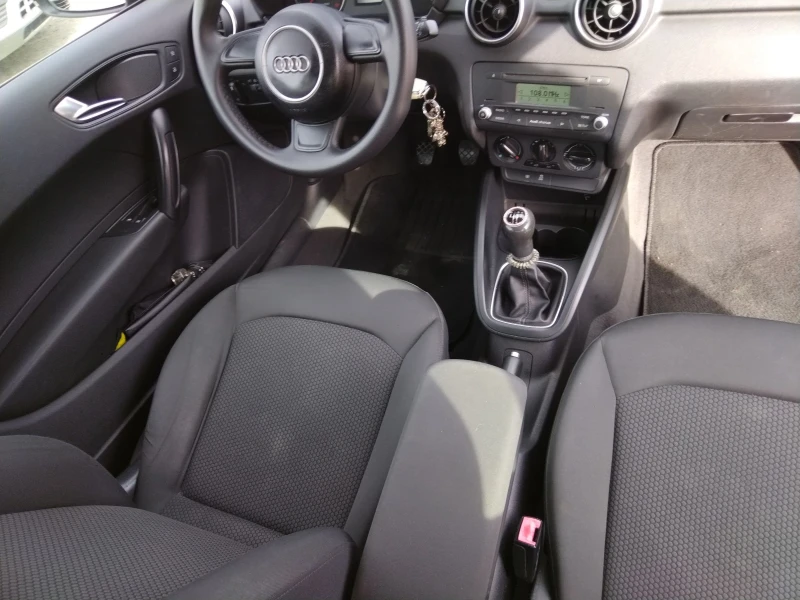 Audi A1 1.2 куб.см, 86 к.с.  ТОП , снимка 12 - Автомобили и джипове - 52444412