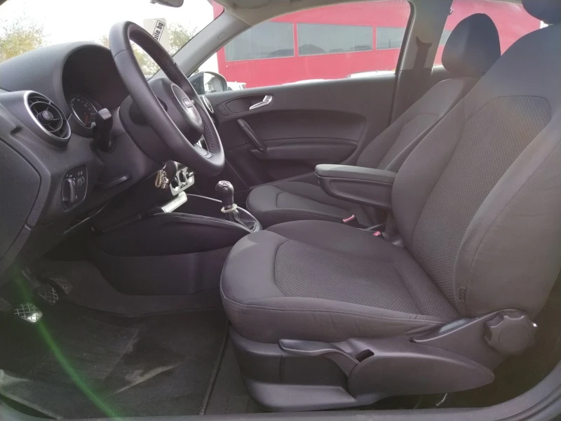 Audi A1 1.2 куб.см, 86 к.с.  ТОП , снимка 9 - Автомобили и джипове - 52444412