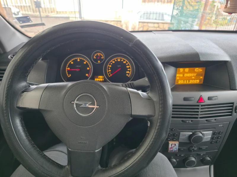 Opel Astra 1.7 cdti, снимка 8 - Автомобили и джипове - 52485907