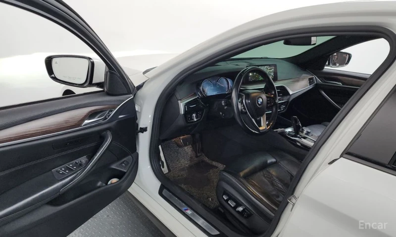 BMW 530, снимка 10 - Автомобили и джипове - 53191626