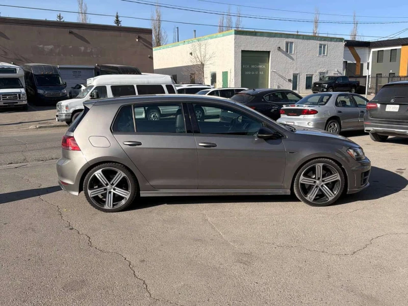 VW Golf * 5dr HB Man * CARFAX * БЕЗ ПЪРВОНАЧАЛНА ВНОСКА, снимка 3 - Автомобили и джипове - 53505343