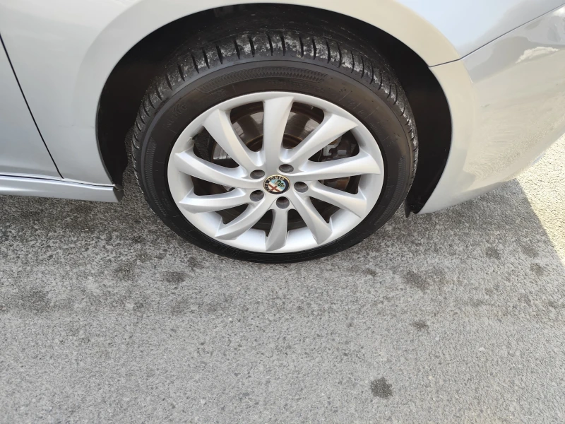 Alfa Romeo Giulietta 2.0JTDm* LED* EURO5A* KLIMATRONIK* , снимка 15 - Автомобили и джипове - 53592227