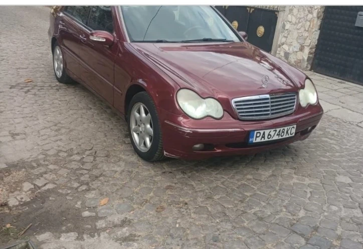 Mercedes-Benz C 220, снимка 1 - Автомобили и джипове - 49610318