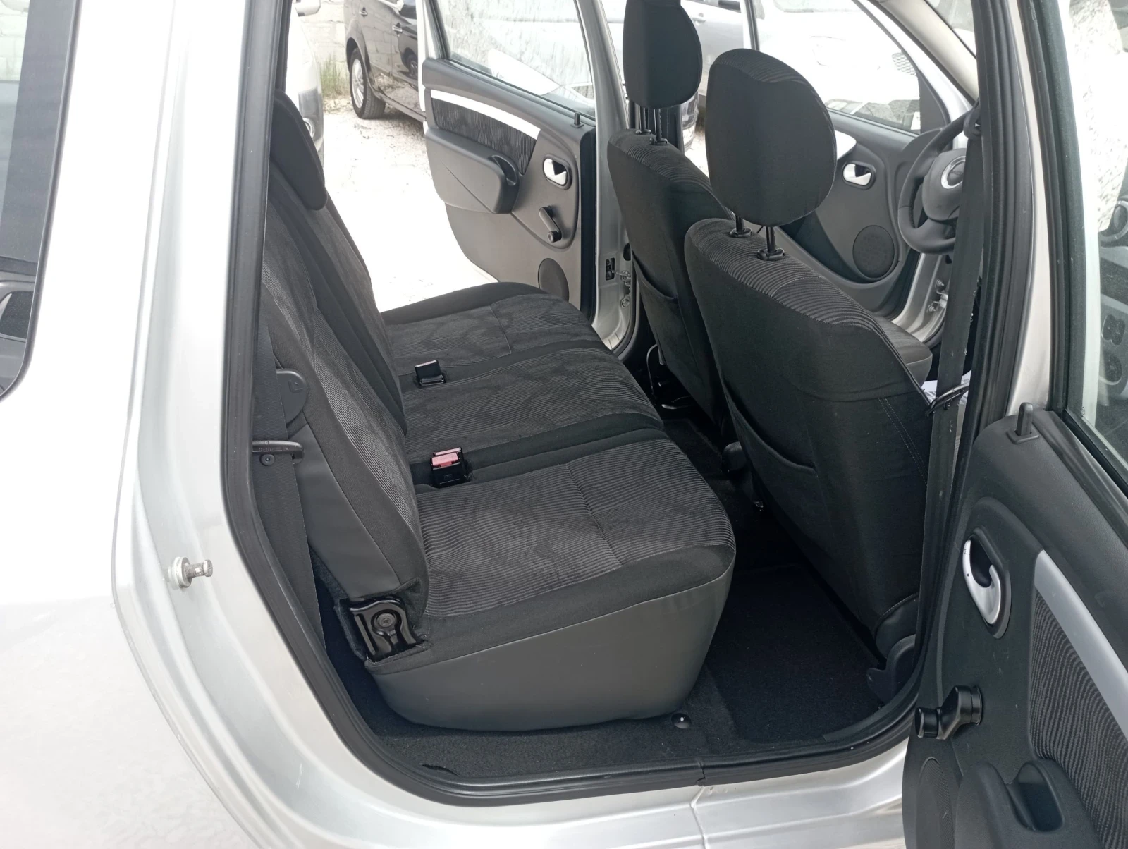 Dacia Logan 1.6, ГАЗ, Италия, Евро 5 - изображение 8
