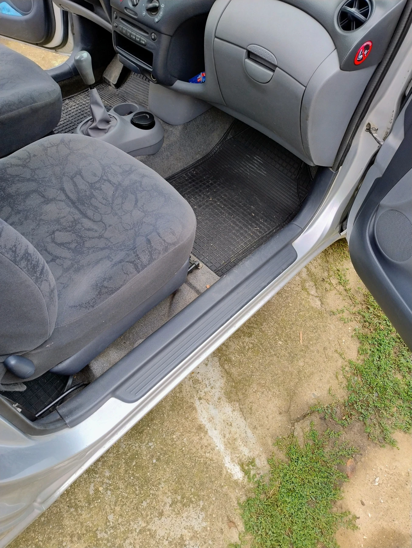 Toyota Yaris  - изображение 7