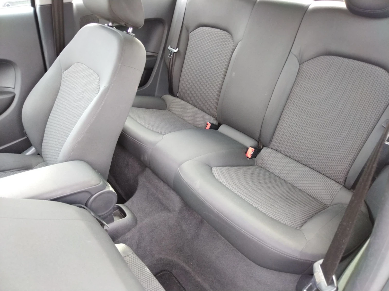 Audi A1 1.2 ., 86 ..    | Mobile.bg   15