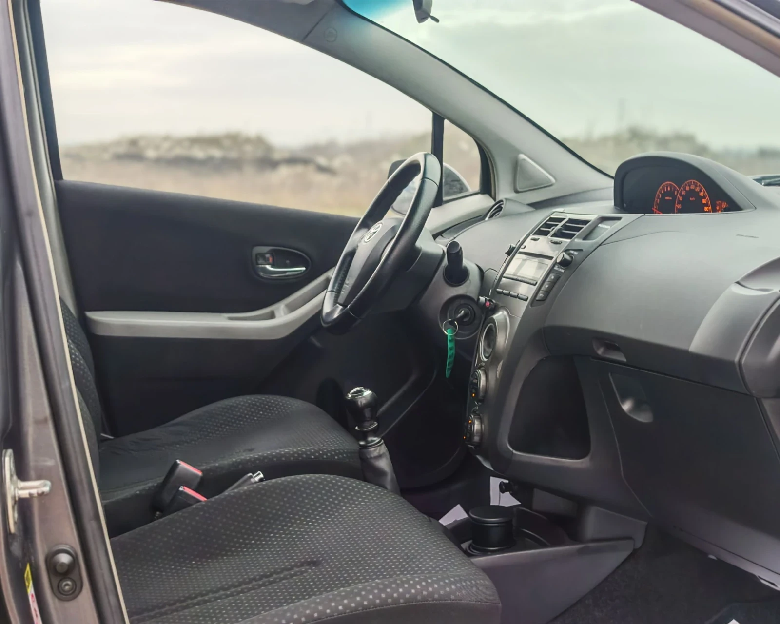 Toyota Yaris 1.3 БЕНЗИН 99 К.С. FACELIFT! УНИКАТ!  - изображение 10