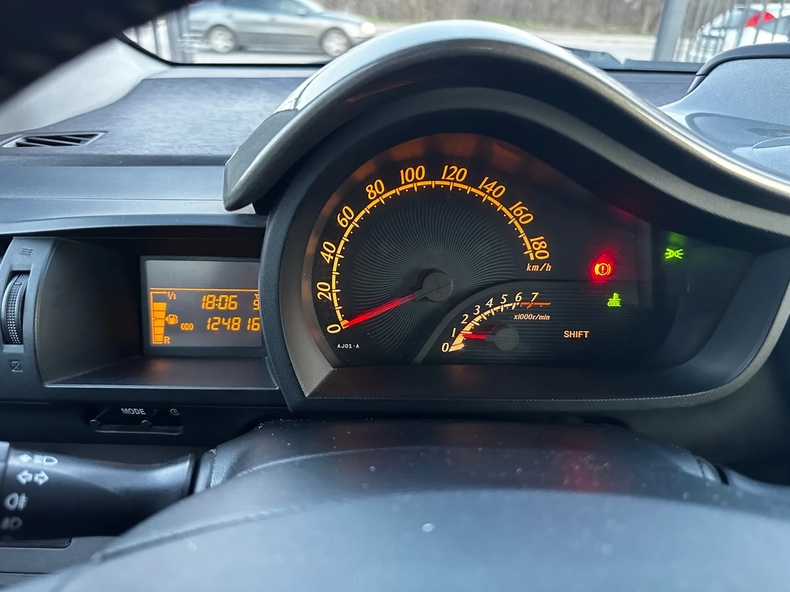 Toyota IQ KeyLessGo/1.0i/Климатроник/125.000км  , снимка 9 - Автомобили и джипове - 53770035