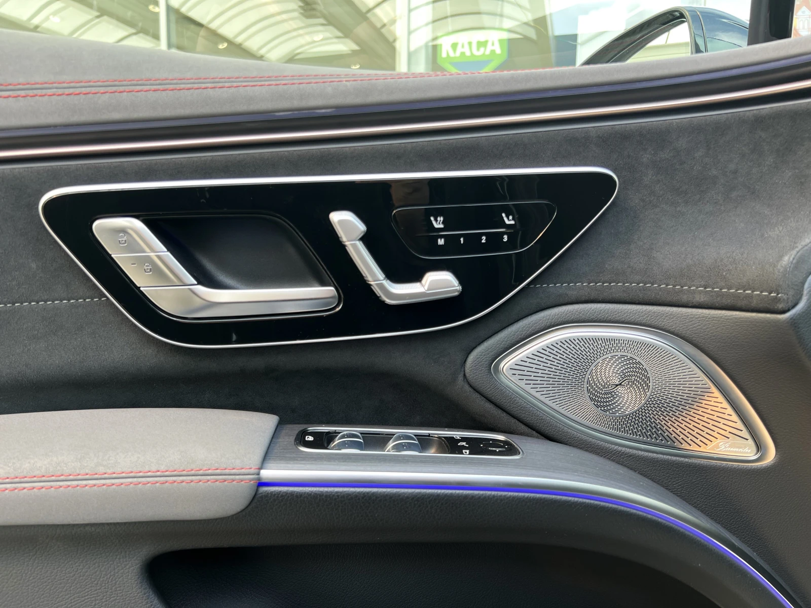 Mercedes-Benz EQS 450+ /AMG/HYPERSCREEN/BURM/PANO/360/, снимка 8 - Автомобили и джипове - 53877456