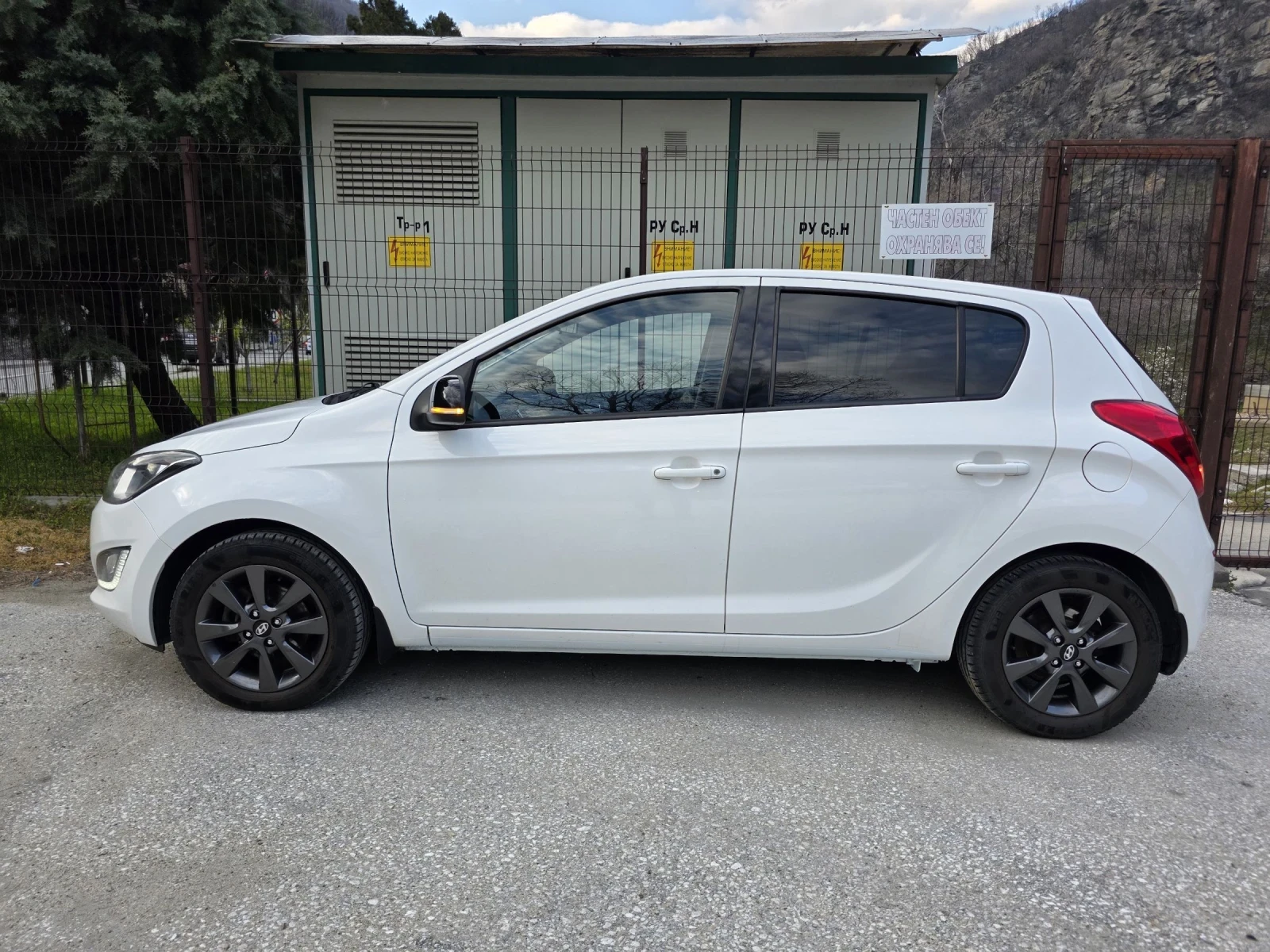 Hyundai I20 1.25i* FACELIFT* LED* KLIMATIK* EU 5B* , снимка 7 - Автомобили и джипове - 53989671