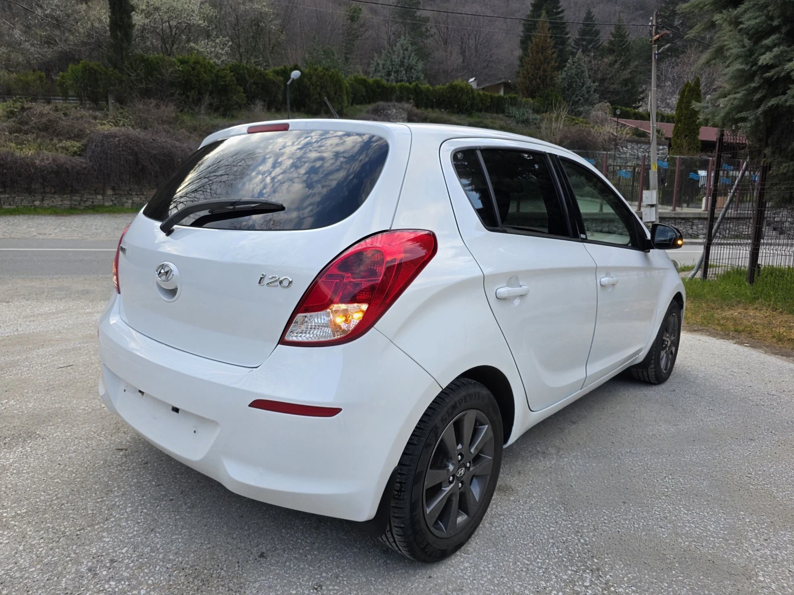 Hyundai I20 1.25i* FACELIFT* LED* KLIMATIK* EU 5B* , снимка 4 - Автомобили и джипове - 53989671