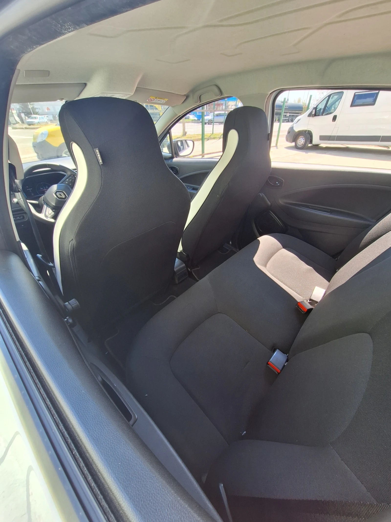 Renault Zoe 52 kw, снимка 5 - Автомобили и джипове - 54254512