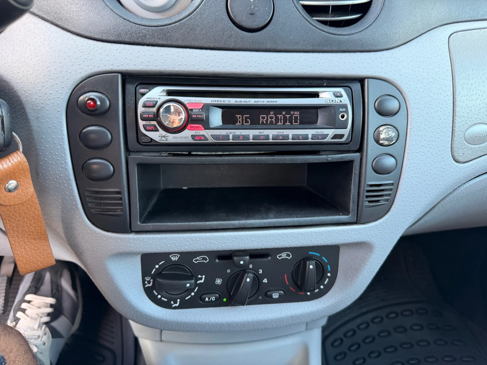 Citroen C3 A/C  Парктроник  , снимка 13 - Автомобили и джипове - 54671858