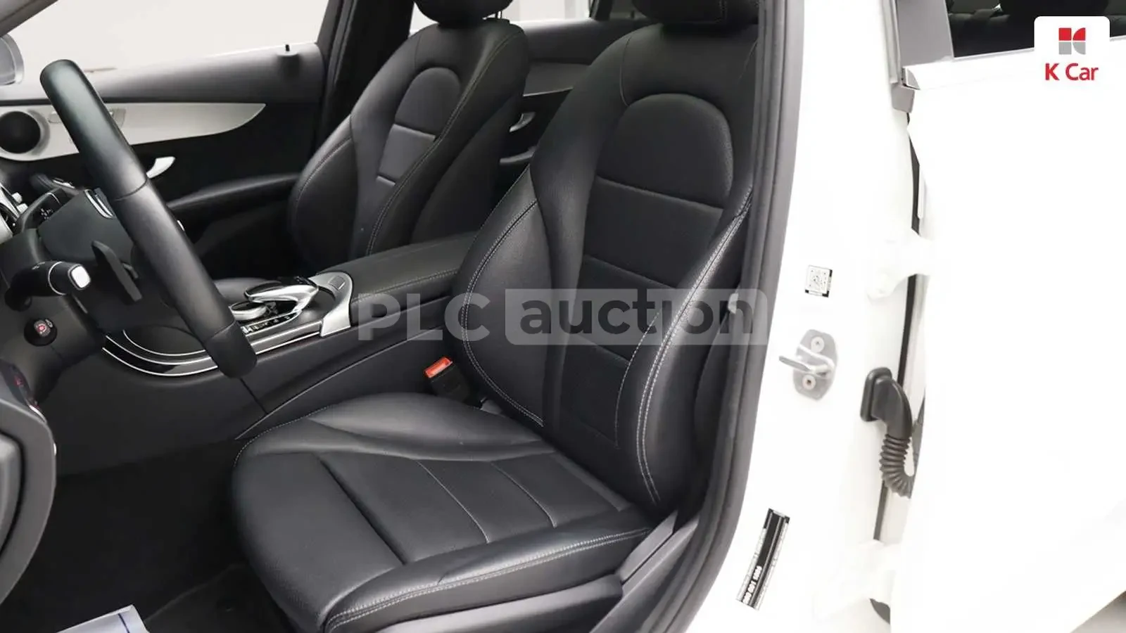 Mercedes-Benz C 300  КАМЕРА* ПОДГРЕВ* ШИБЕДАХ* ВКЛ.ТЕХНОТЕСТ, снимка 3 - Автомобили и джипове - 54764153