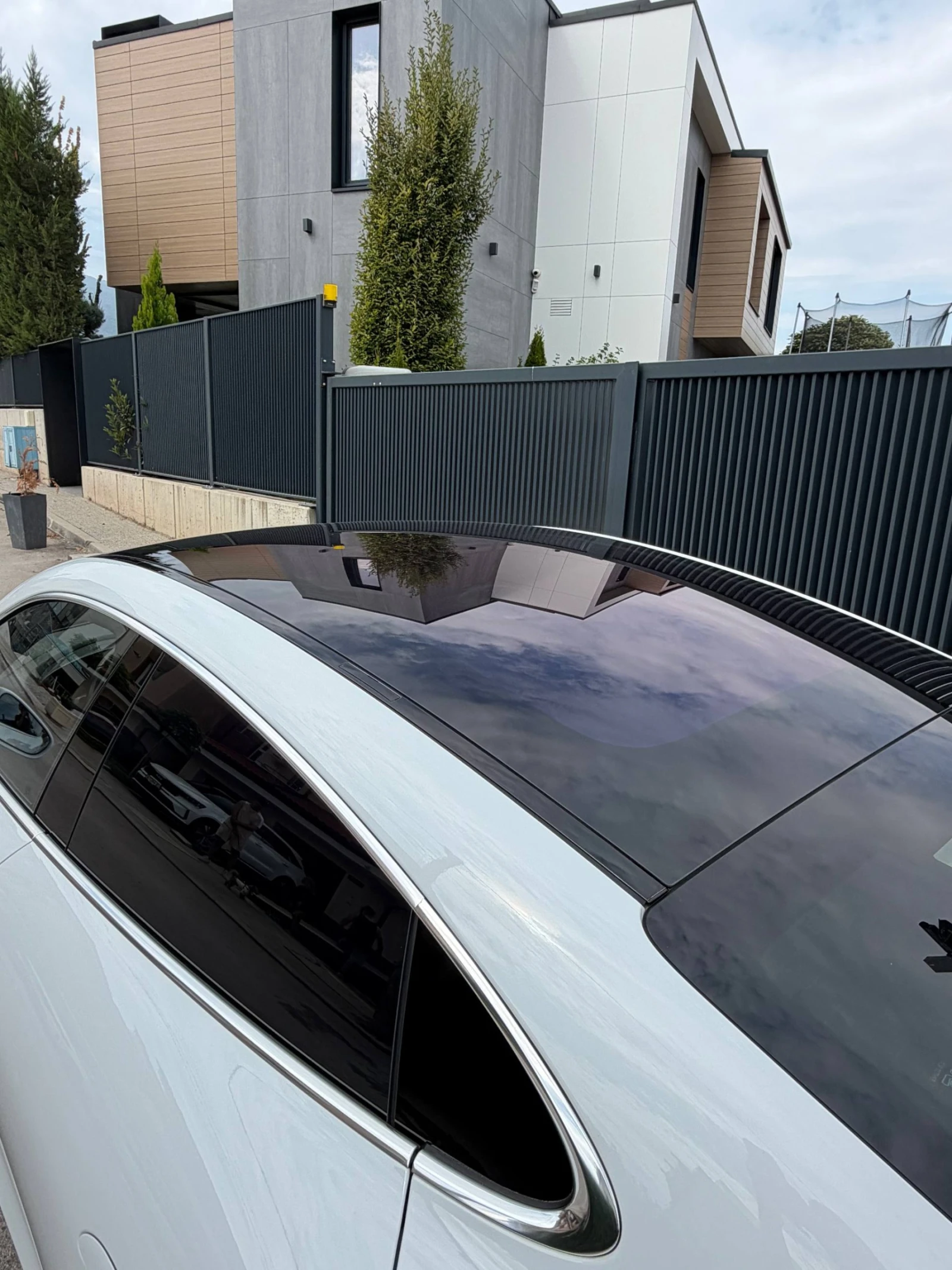 Porsche Taycan 4S * * PERFORMANCE PLUS * * PREMIUM PACKAGE * * , снимка 4 - Автомобили и джипове - 56046427
